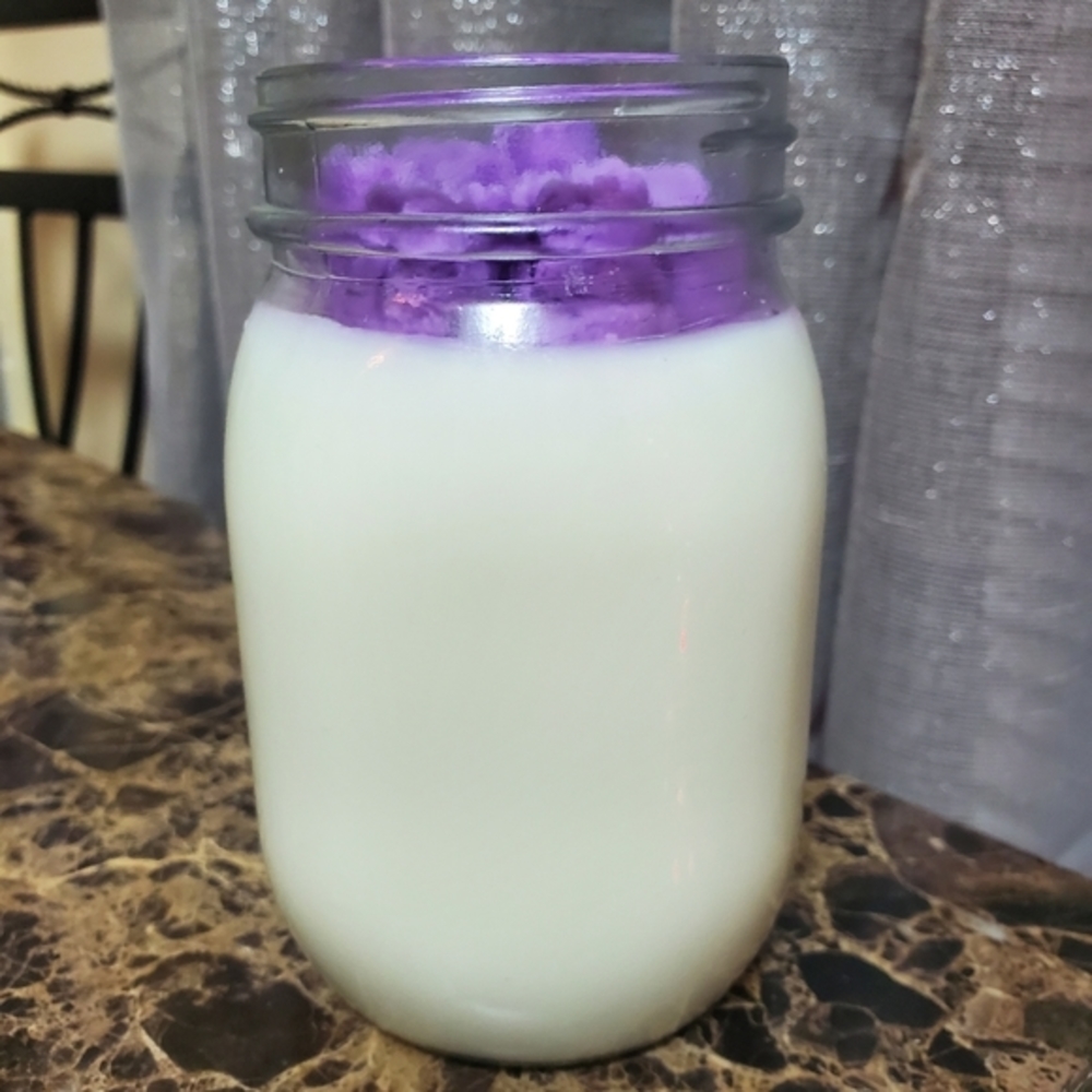 I have hand made soy candles, body butters, an scrubs - Picture 12 of 16